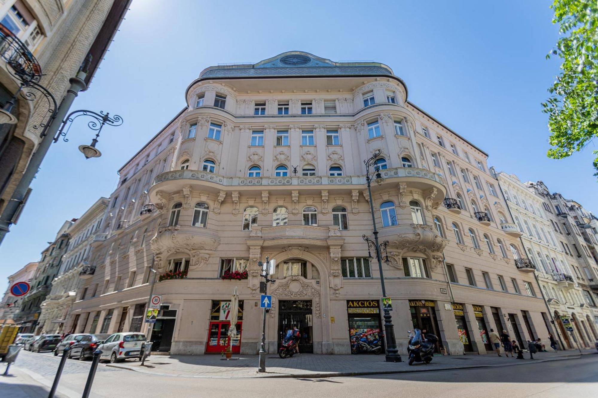 Iranyi Studio Budapest Bagian luar foto